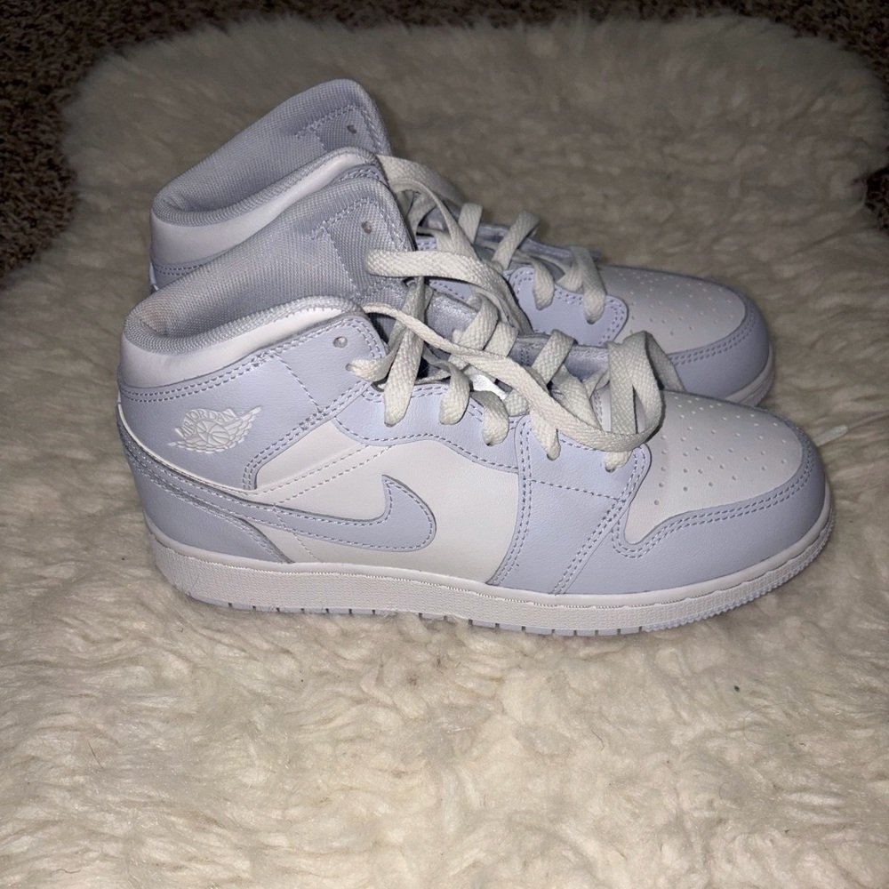 White Nike Jordan’s